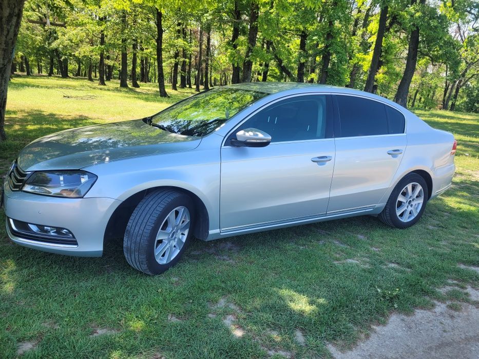 VW  PASSAT  2012
