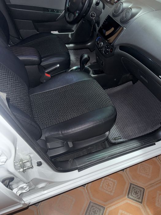 Nexia 3 2020 rangi oq srochna sotiladi