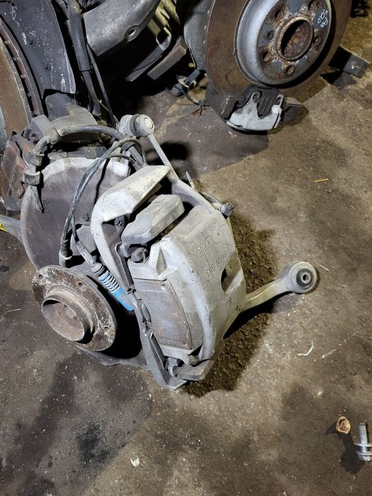 Двубутални предни спирачни апарати за BMW E60 E61 3.5 286k.s