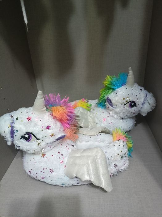 Papuci pufoși unicorn