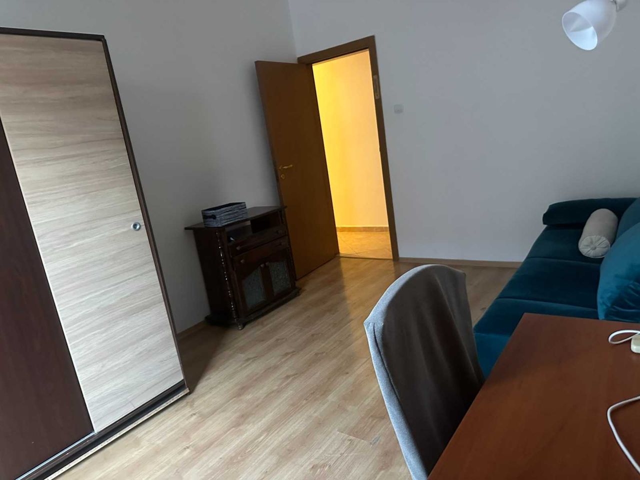 Дава се под наем Тристаен апартамент в Бургас, Център - 80 кв.м за 280.5 € - Снимка #6