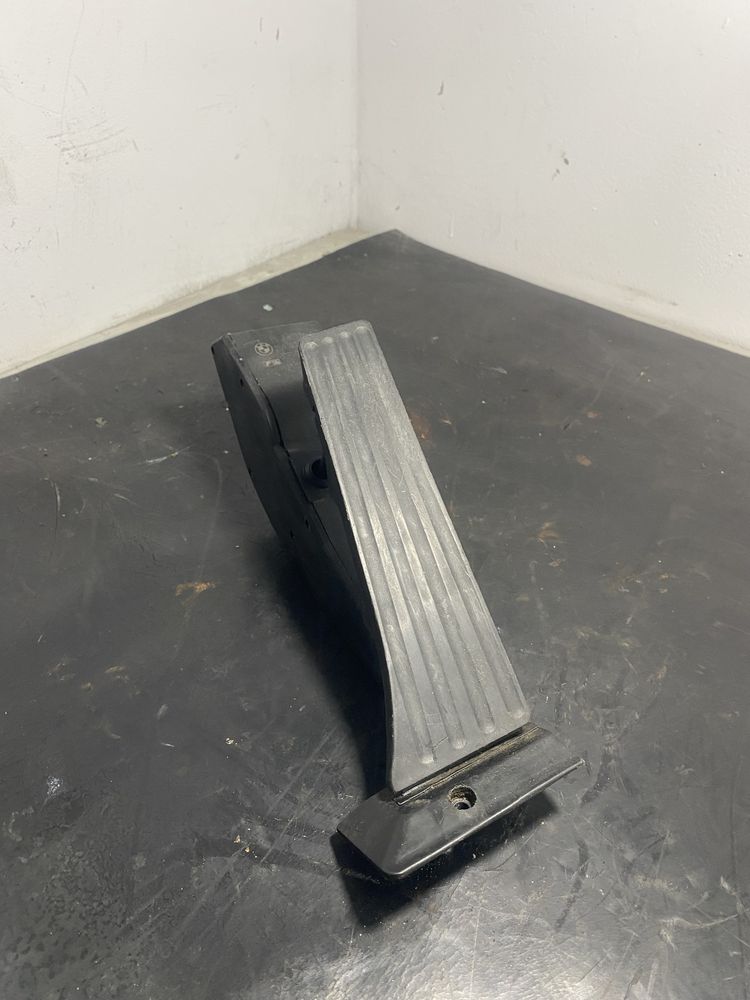 Pedala acceleratie BMW e60 520d 525d 535d 163cp 177cp 218 cp 241cp M57