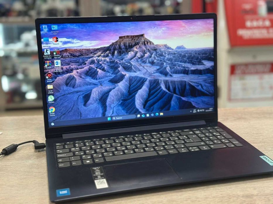 Lenovo IdeaPad 1i 15" – Intel Celeron N4500 / 8GB RAM / 477GB SSD