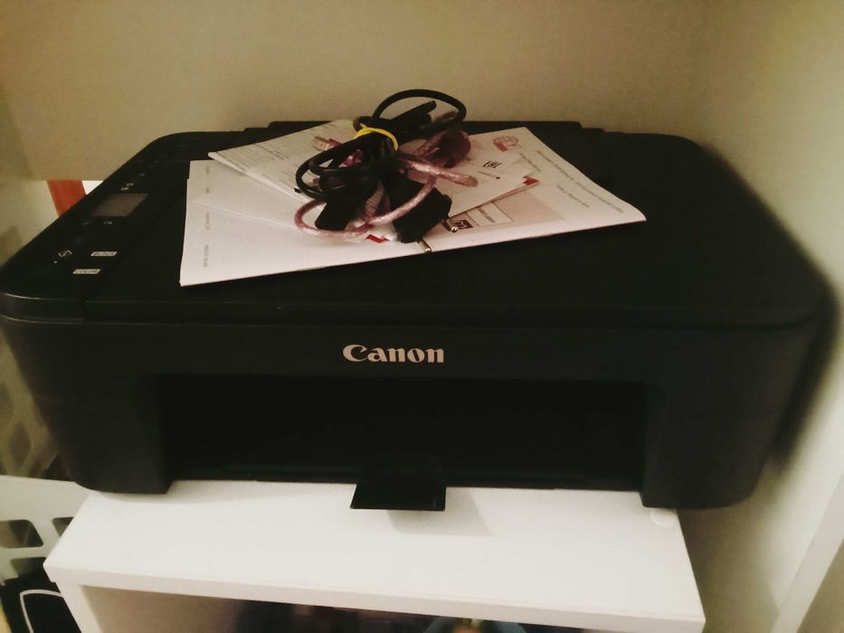 Продам МФУ принтер, сканер, ксерокс Canon Pixma цветн. и черно-бел