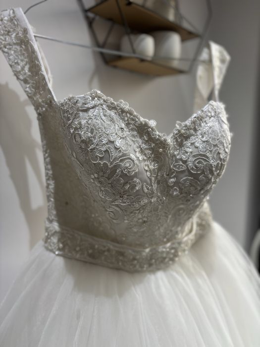 Rochie mireasa stil printesa