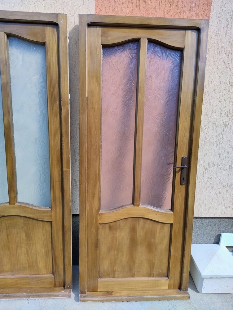 Usi de interior.