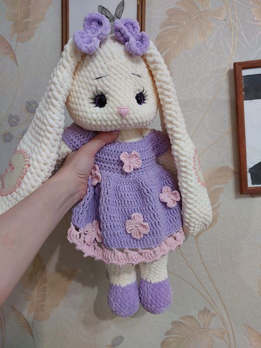 Вязаная игрушка зайчик