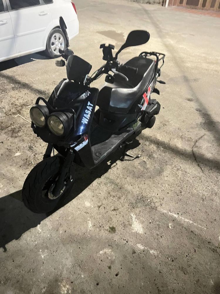 Skuter Minion (150 cc)