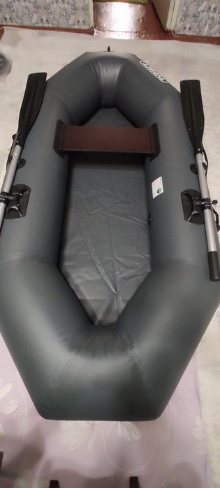 Продаю лодку Турист 220