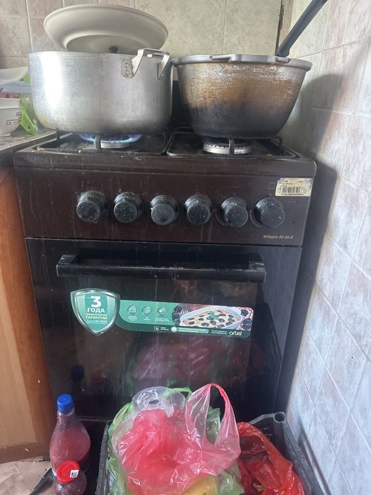 Продам газ плиту