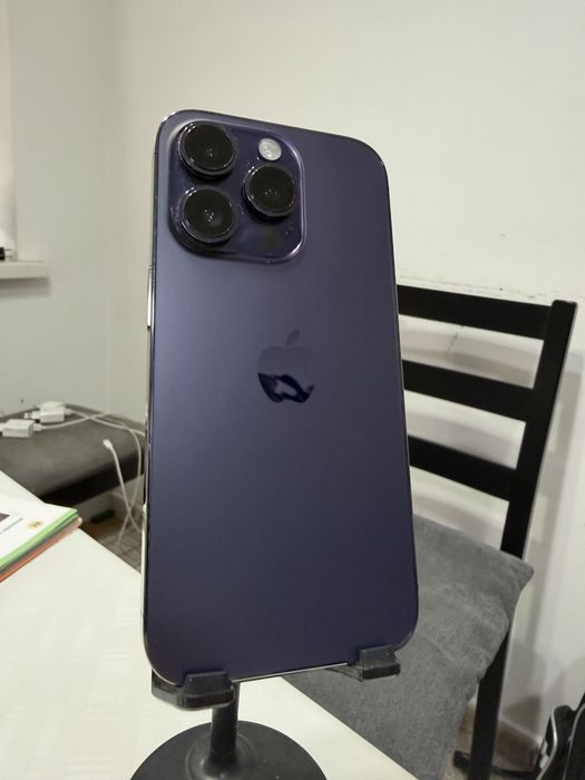 iPhone 14 pro. Память 256 мгб.