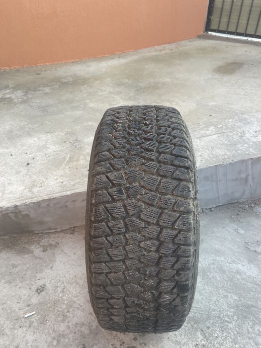 Vând cauciuc nou de iarnă mărimea 215/55 R16