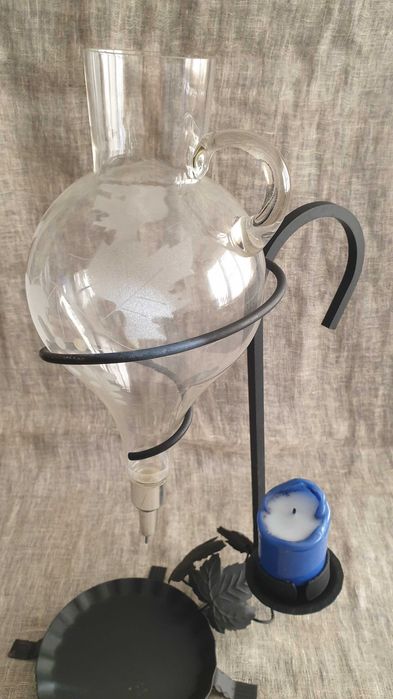 Филигранна сребърна старинна кутийка за бижута и 
 Декантер за вино