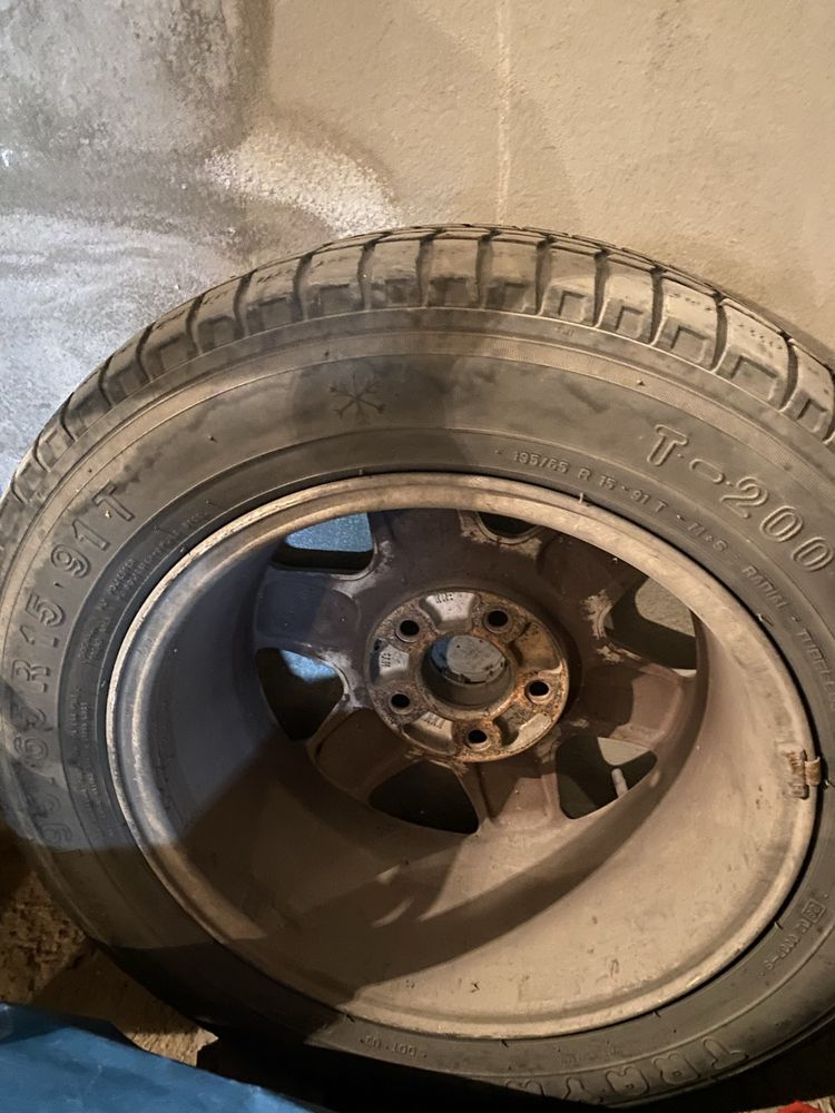 4 броя зимни гуми с лети джанти за Opel Zafira 195/65/15