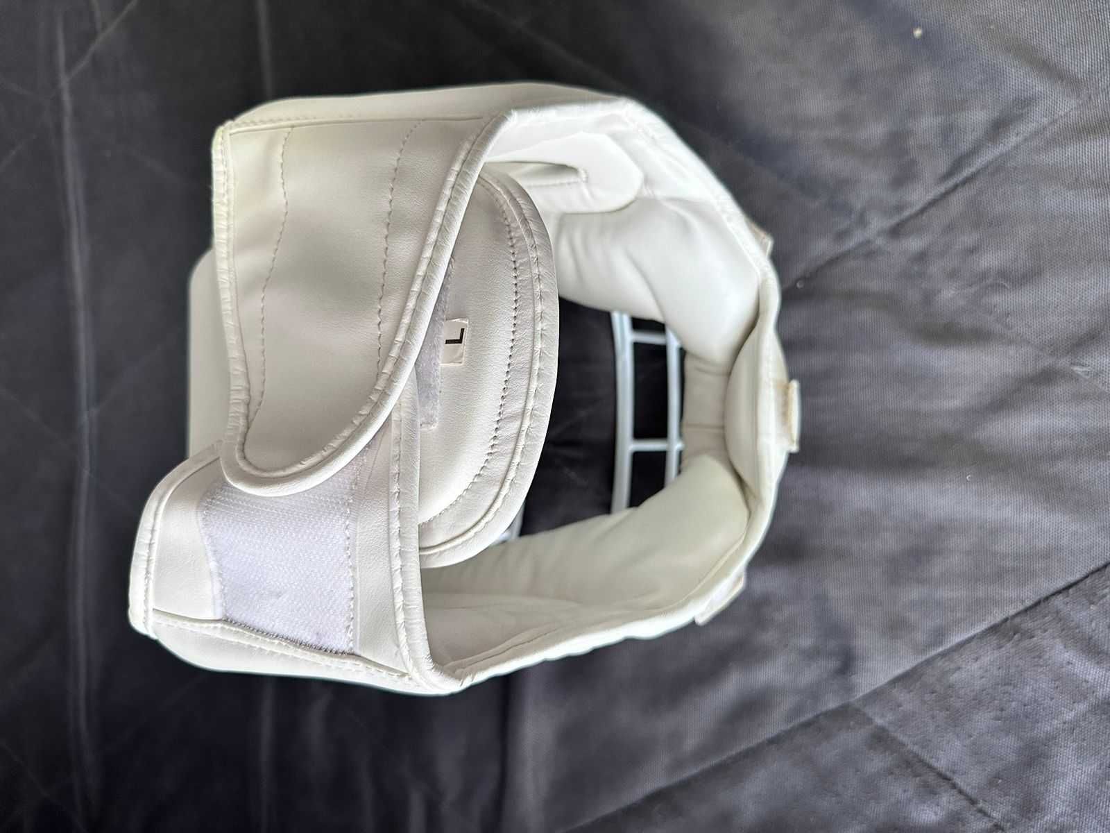 Шлем защитный для каратэ