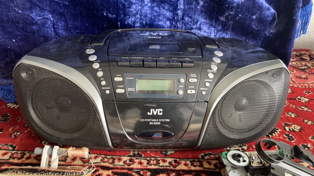Radio Casetofon JVC RC-EZ55B pentru piese
