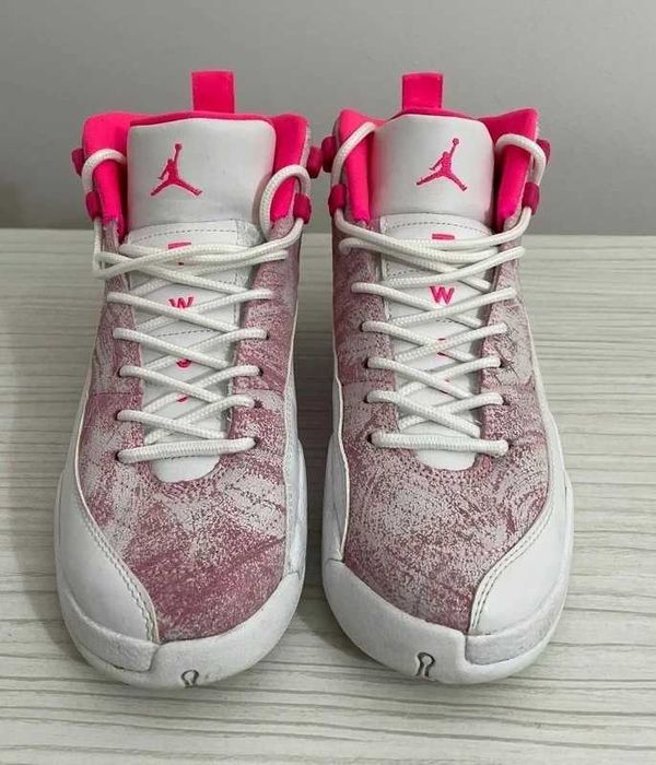 JORDAN 12 - Dama