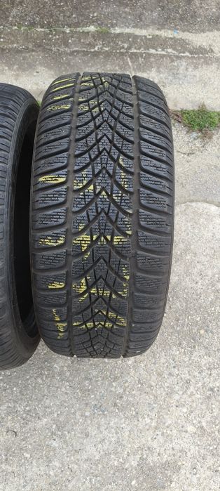 225/45/17 зимни гуми  Dunlop