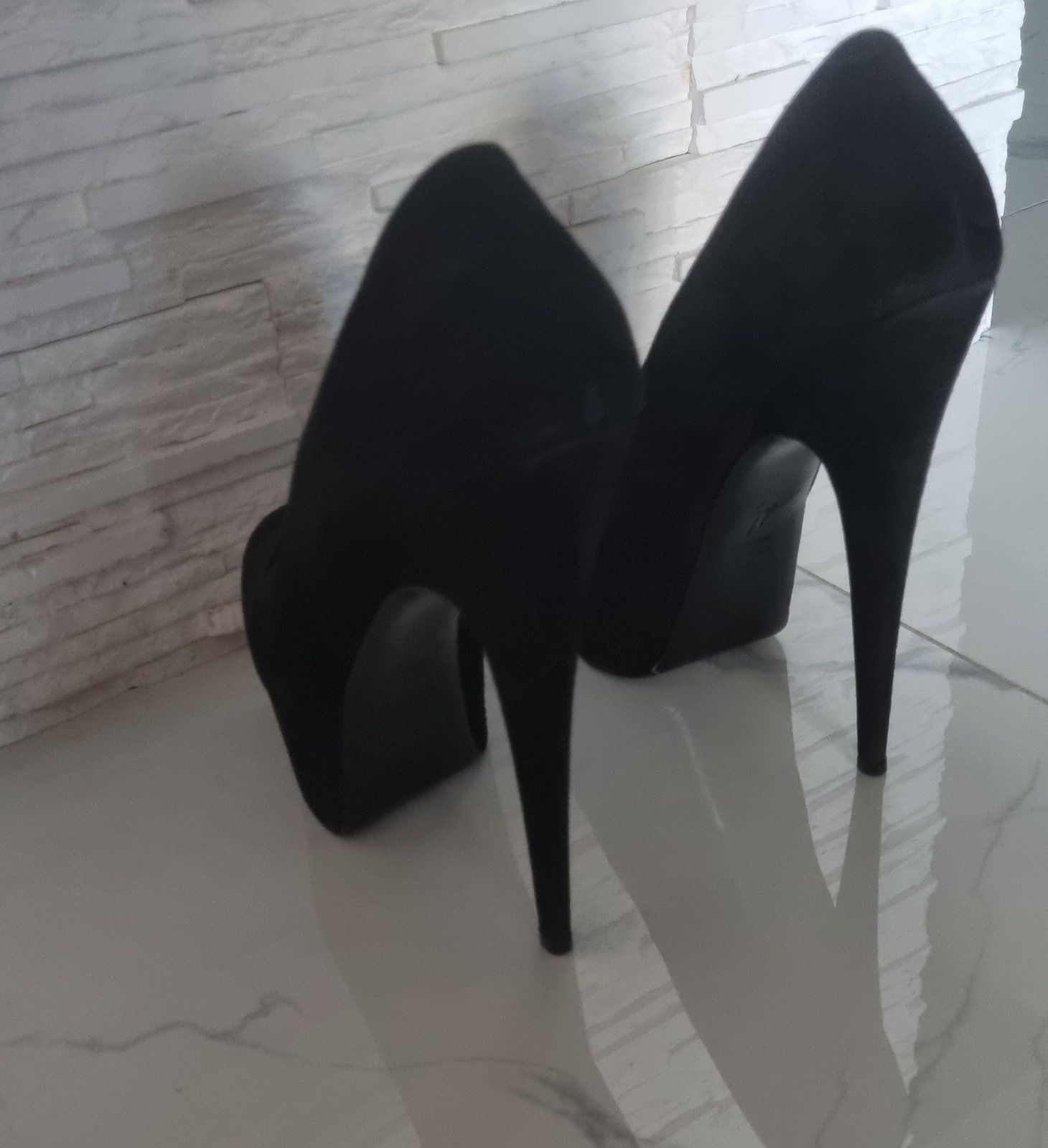 Giuseppe Zanotti 37 номер