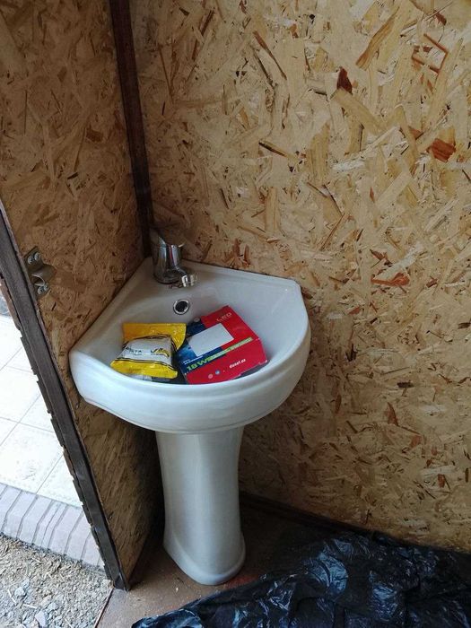 Эксклюзивные туалеты и душ кабины.