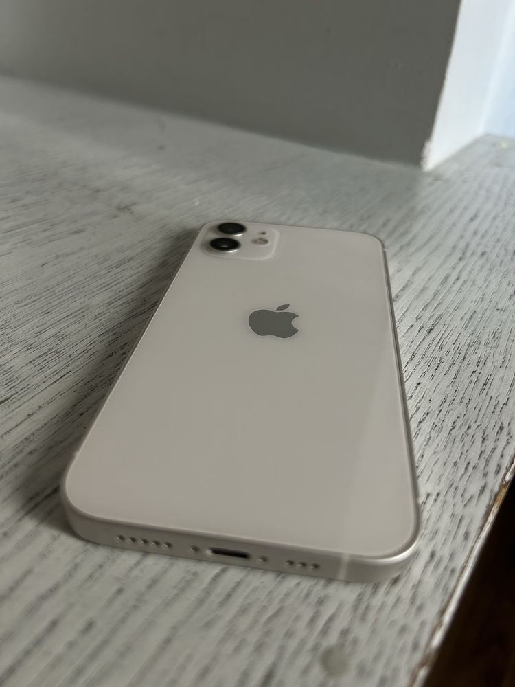 Продам Iphone 12  Айфон 12