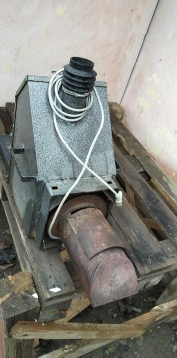 Se vinde arzător peleți are toate accesoriile!!!