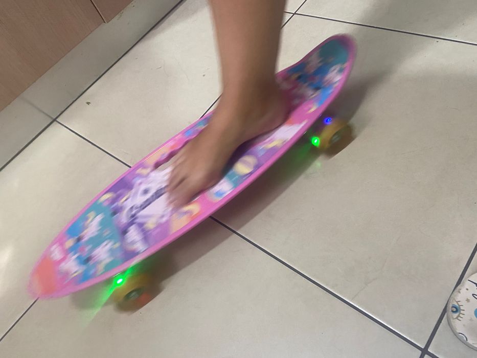 Skateboard fetite