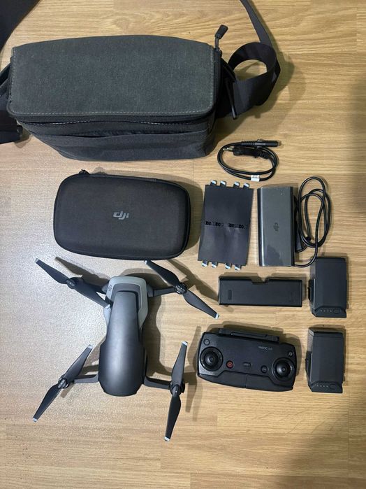 Vand drona DJI Mavic Air Fly More Combo