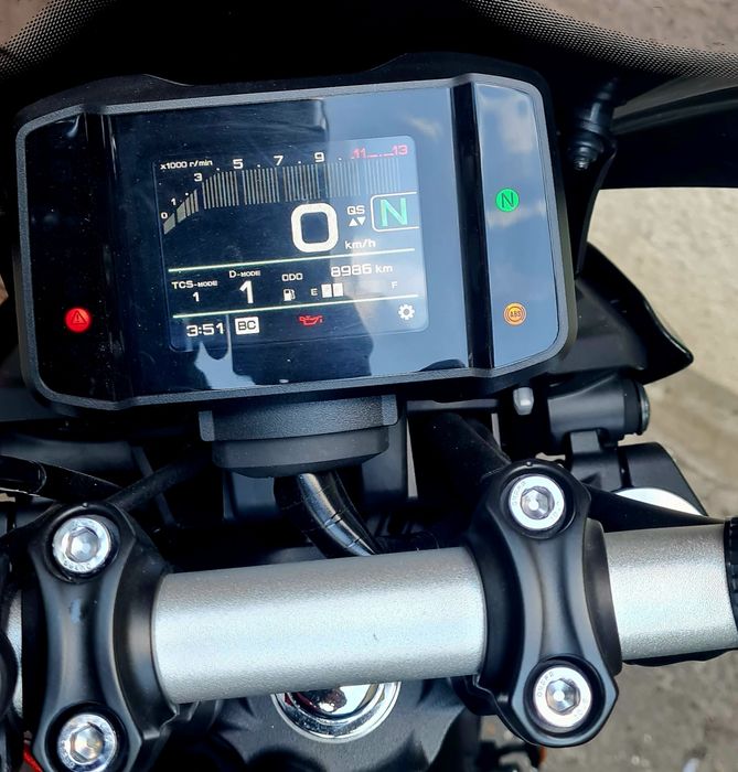 Se vinde yamaha mt09  ! 9100 km