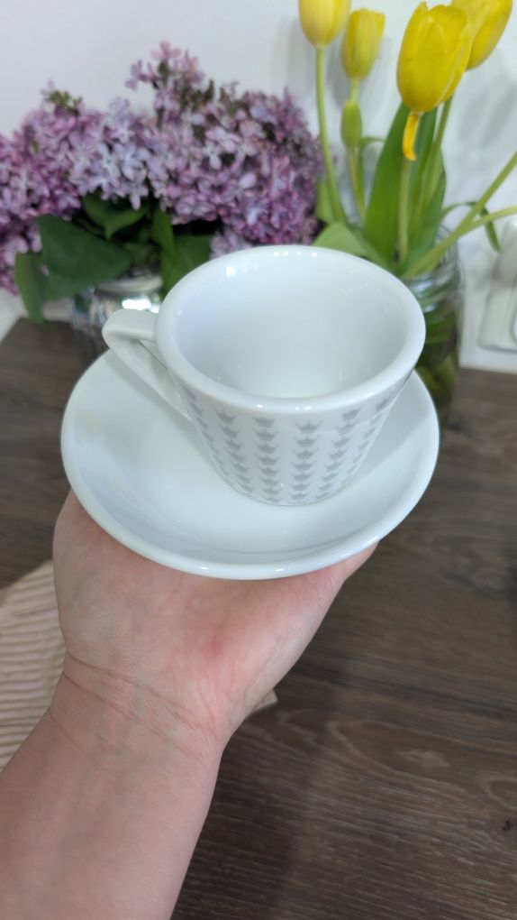 Set cesti cu farfurie pentru cafea