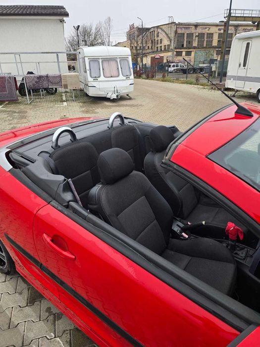 Vând Peugeot 207 CC