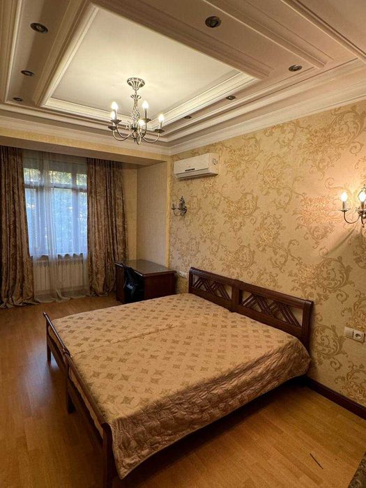 Фидокор ул.(быв.Чехова) над кафе "Бон" Габус м-в Гаспитальный 118 кв.м