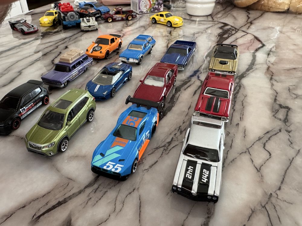 Hot wheels колички