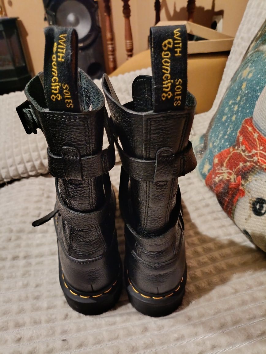 N.42 Високи кубинки Dr.Martens "Bevan" като чисто нови