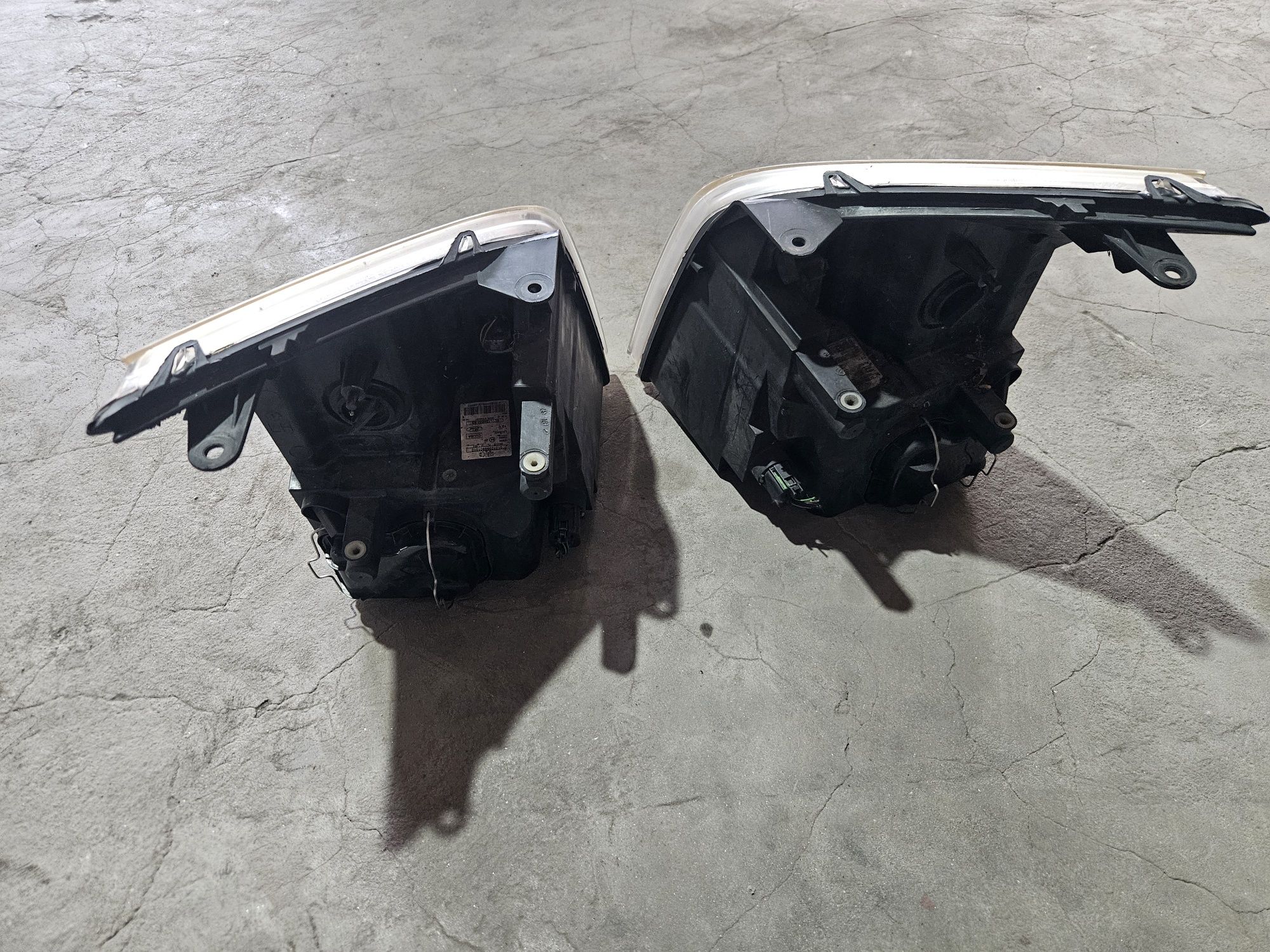 Ляв/десен фар за Ford Transit 2012г.