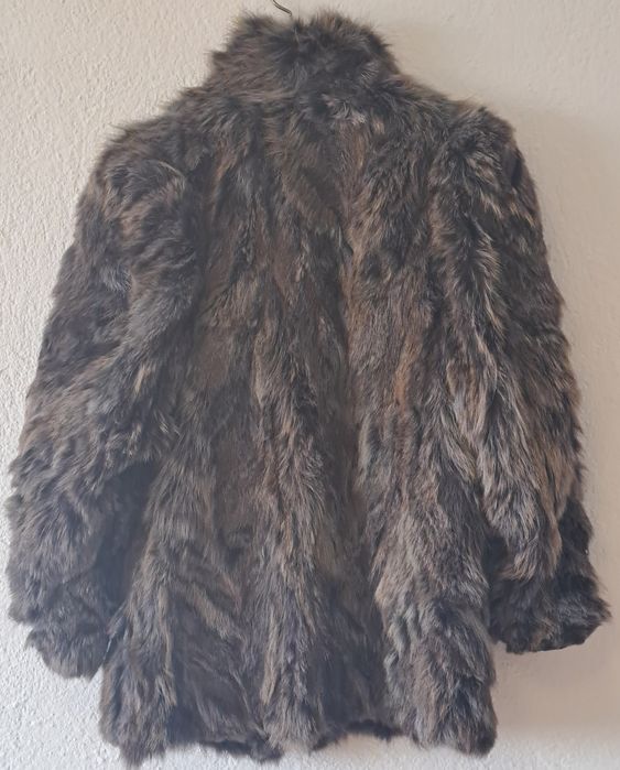 Дамско палто от естествен косъм - миеща мечка. Отлично състояние.