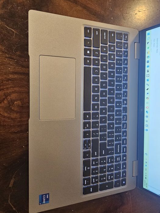 Laptop Dell Latitude 5520 i7-1156G7, 16Gb DDR4, 512 NVME Kioxia, SH