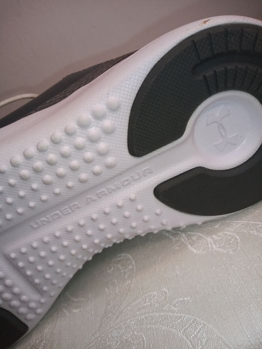 adidași UNDER ARMOUR mărimea 41