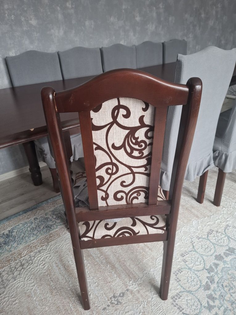 Стол со стульями