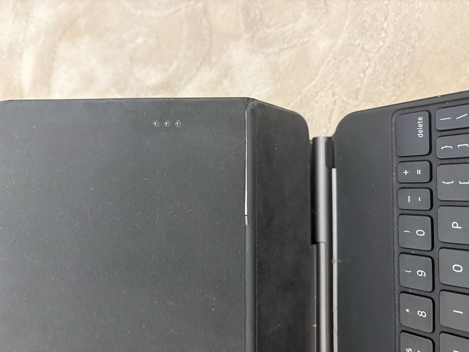 Клавиатура для айпад эйр 5/4 magic keyboard в отличном состояние