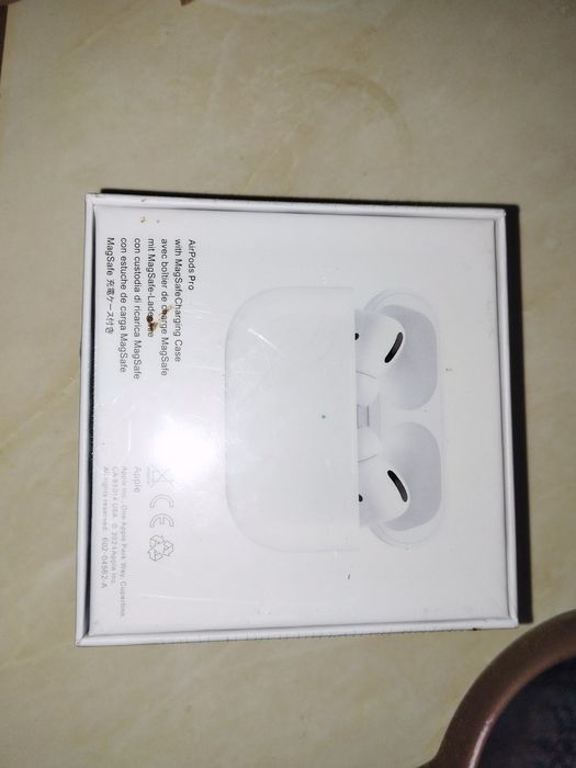 Наушники Airpods