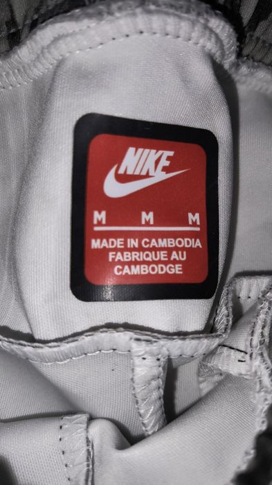 [ЧИСТО НОВ] Nike Tech Fleece Grey Camo на перфектна цена!