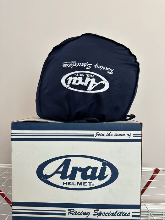 Чисто нова каска Арай , слагана е пробно !