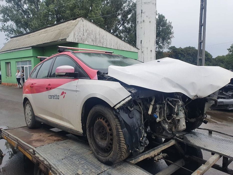 Dezmembrez Ford Focus 3 motor 1.6tdci 105cp NGDA dezmembrez cutie de viteze 6+1 trepte aripa spate