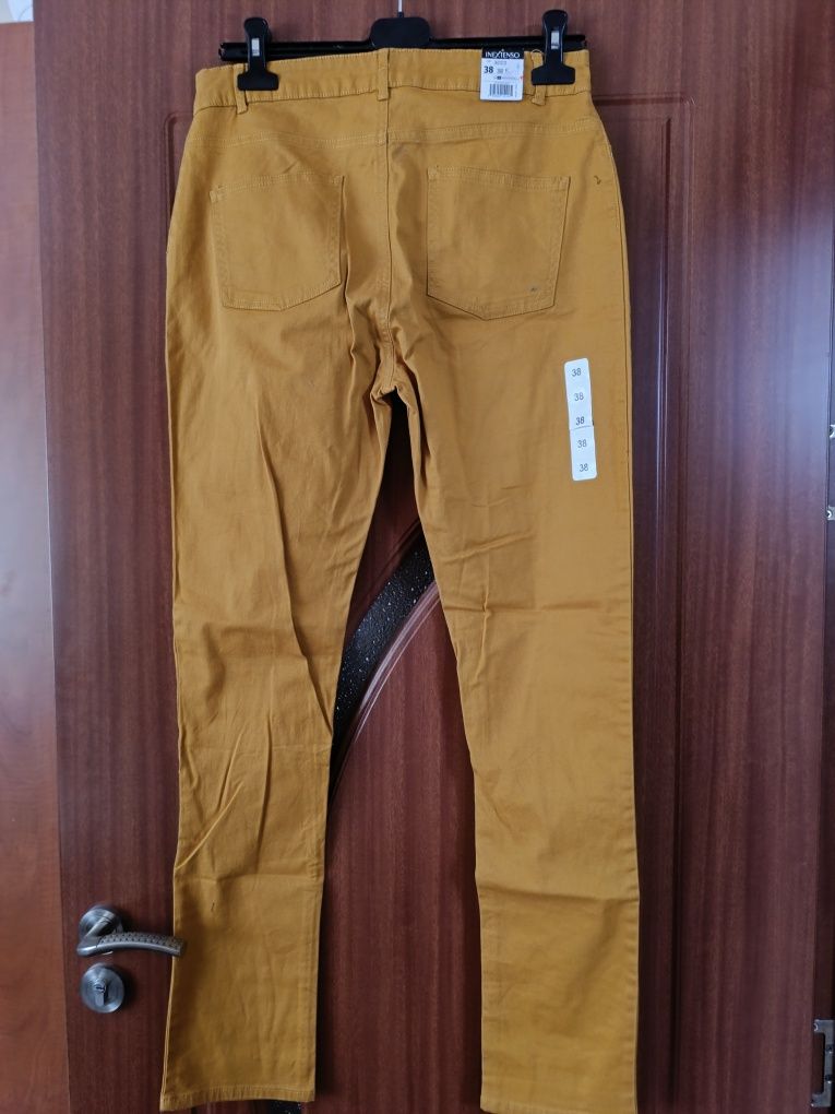 Pantaloni noi mărime 38