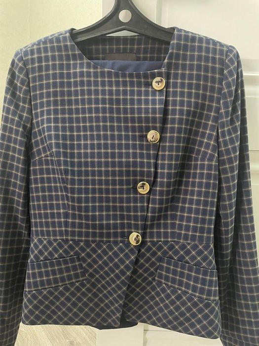 Продам женский костюм с брюками