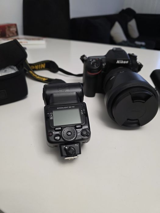 Nikon D90 + обектив Sigma 18-35mm + Светкавица Nikon SB-700