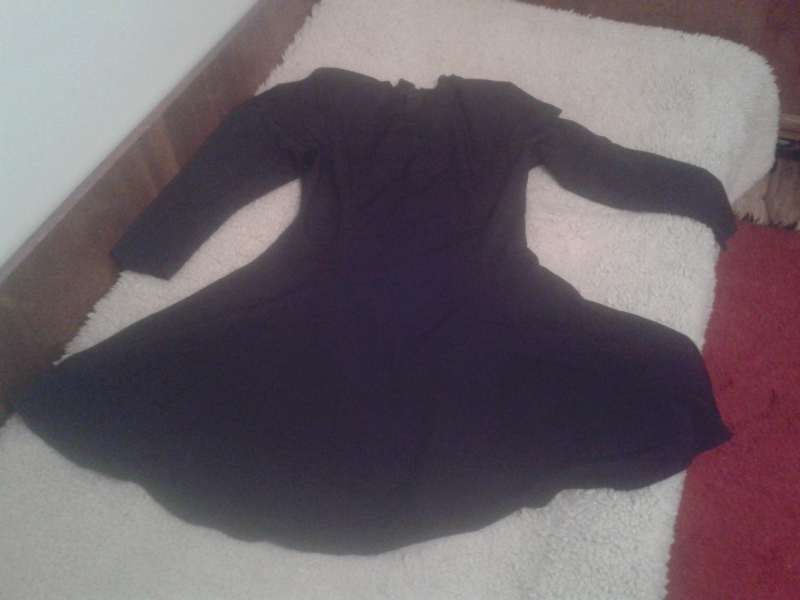 Малка черна рокля