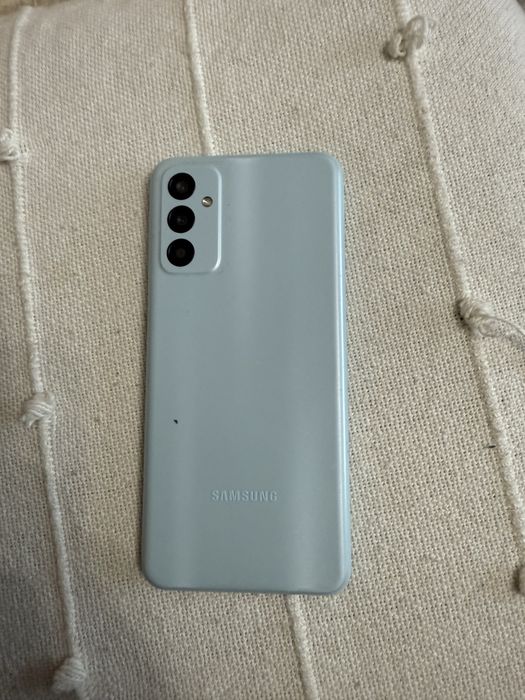 Vand telefon Samsung F13