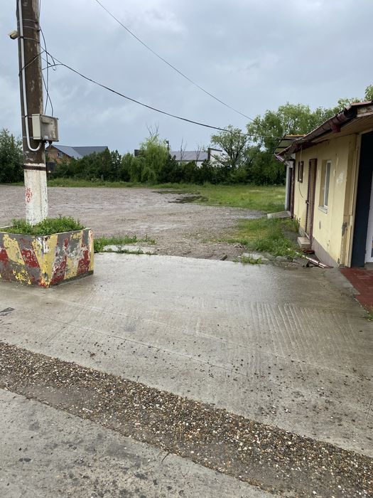 Cladire cu teren 2000mp DN2 posta calnau